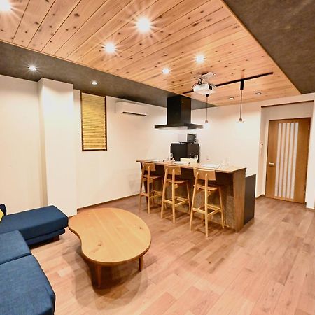 Manabi-Stay Takayama Sakura 提携駐車場利用可 古い町並みまで徒歩1分 最大9名宿泊可能な一等地で人工温泉を楽しむ Extérieur photo