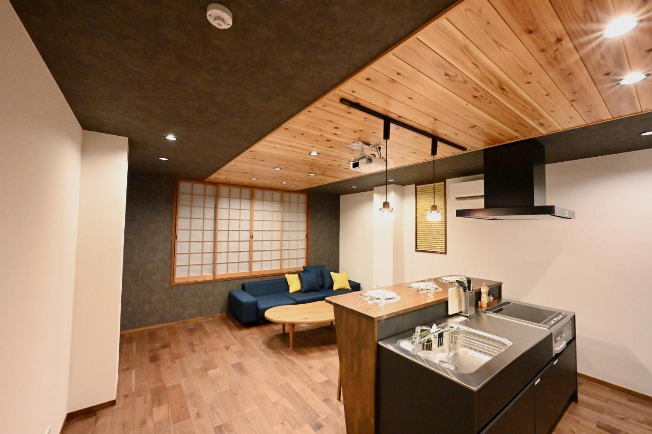 Manabi-Stay Takayama Sakura 提携駐車場利用可 古い町並みまで徒歩1分 最大9名宿泊可能な一等地で人工温泉を楽しむ Extérieur photo