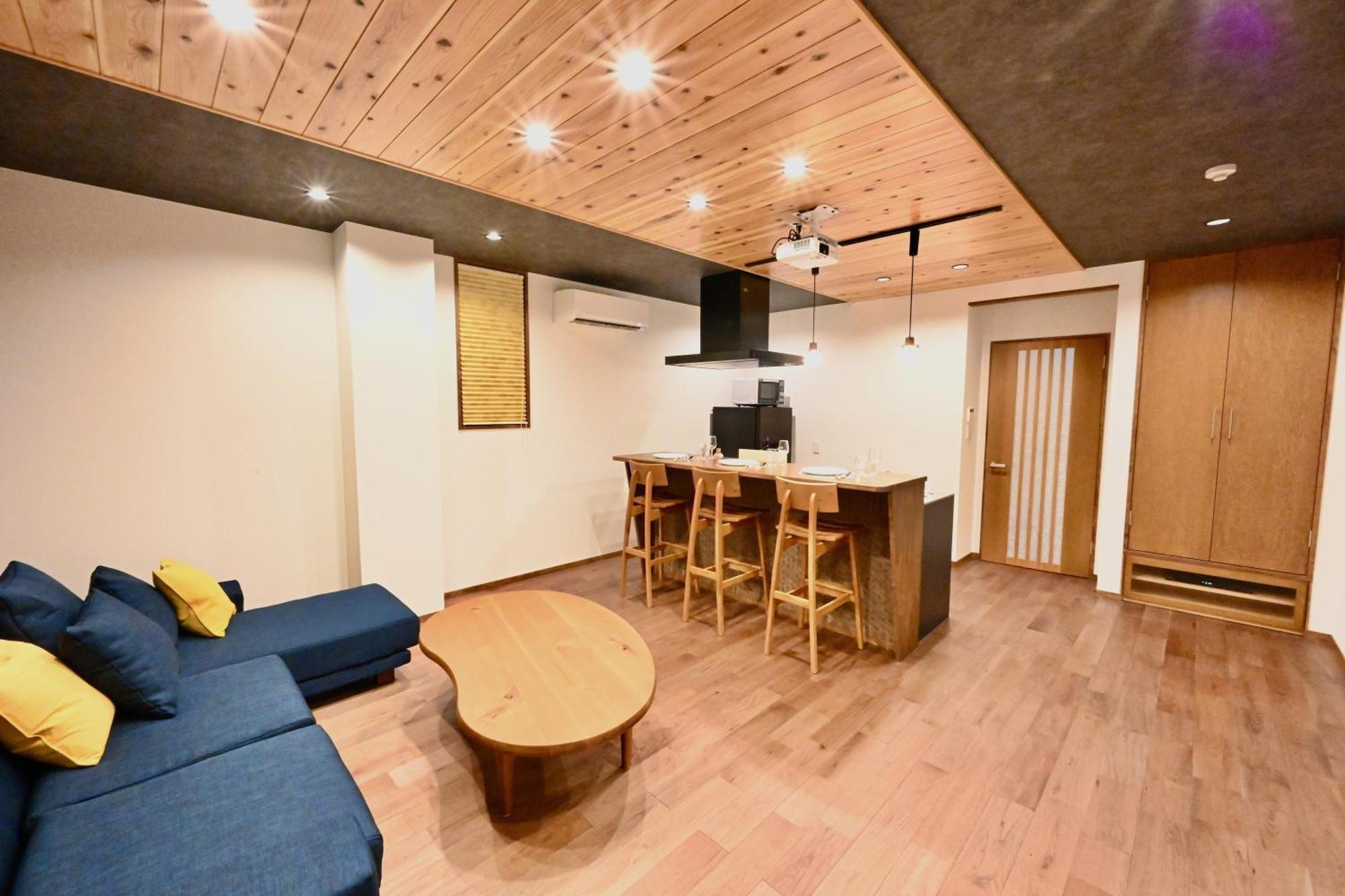 Manabi-Stay Takayama Sakura 提携駐車場利用可 古い町並みまで徒歩1分 最大9名宿泊可能な一等地で人工温泉を楽しむ Extérieur photo