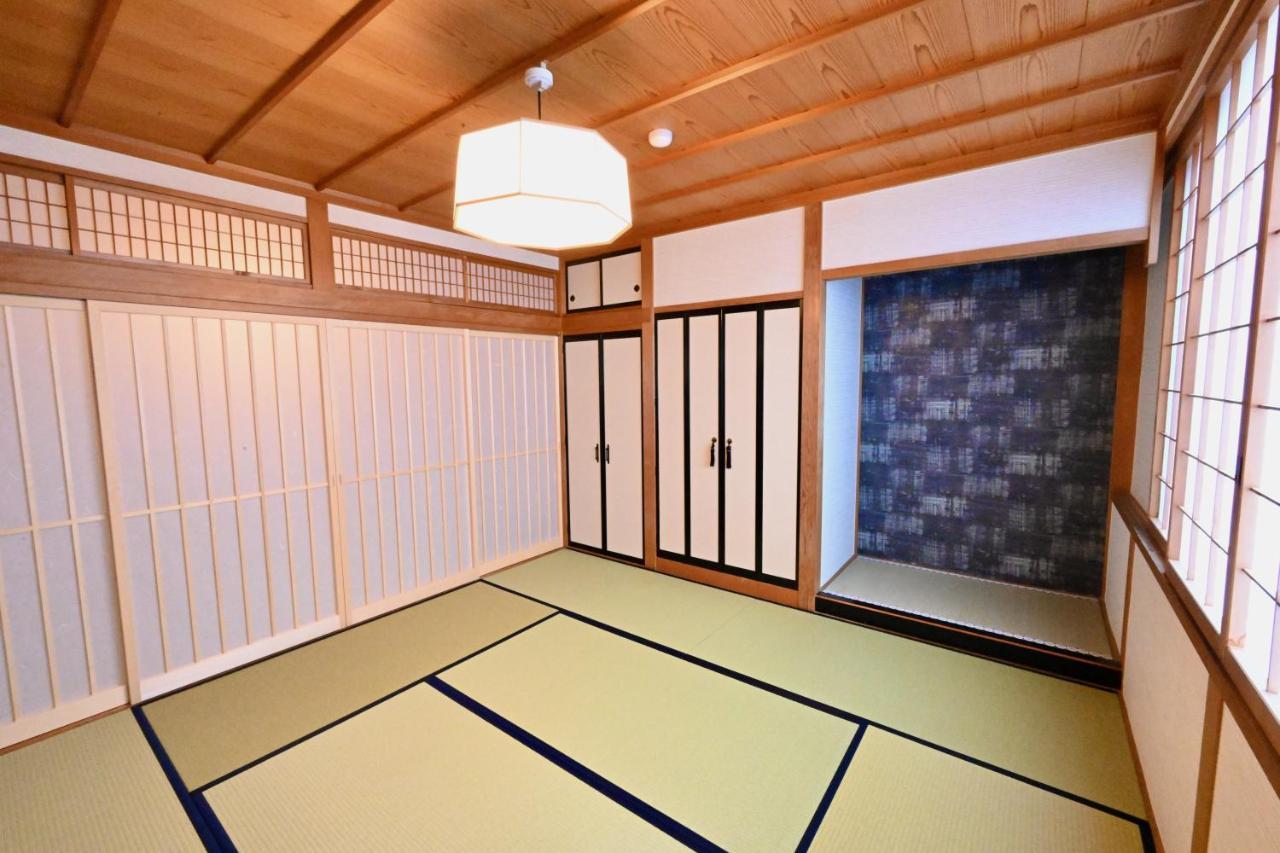 Manabi-Stay Takayama Sakura 提携駐車場利用可 古い町並みまで徒歩1分 最大9名宿泊可能な一等地で人工温泉を楽しむ Extérieur photo
